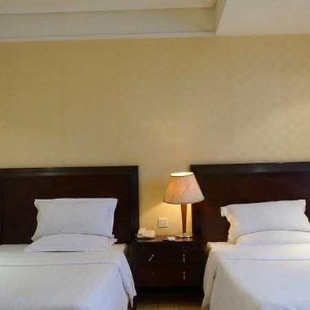 Yingfeng Hotel 東莞市 エクステリア 写真
